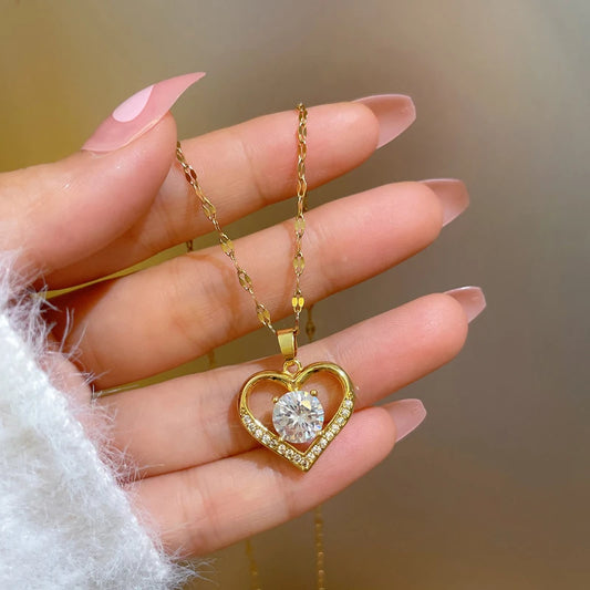 Golden Heart Lips Necklace